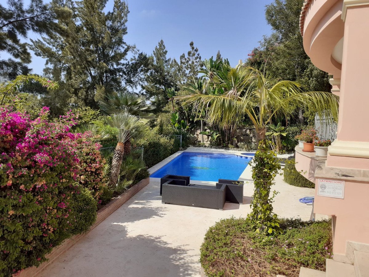 4 Bed Detached Villa in Estepona