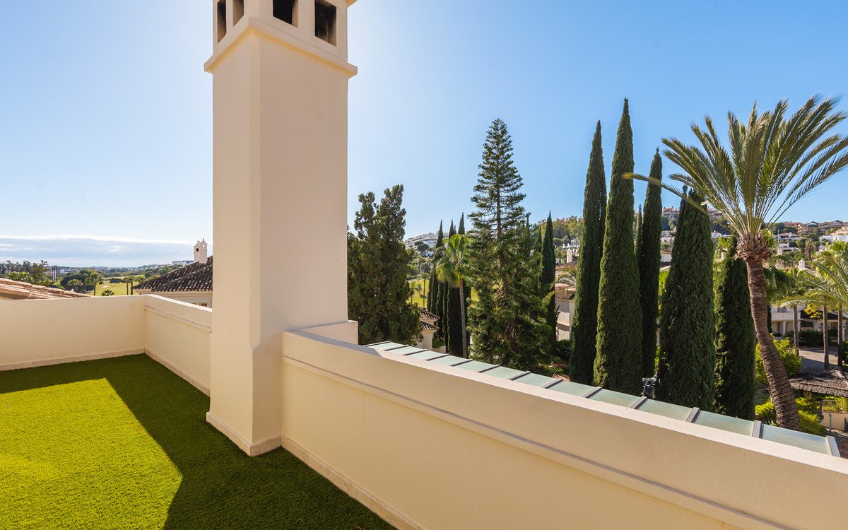 3 Bed Penthouse Duplex in Nueva Andalucía