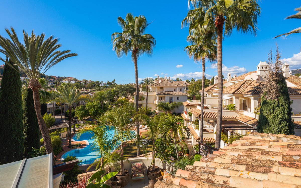 3 Bed Penthouse Duplex in Nueva Andalucía