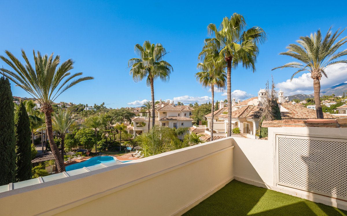 3 Bed Penthouse Duplex in Nueva Andalucía