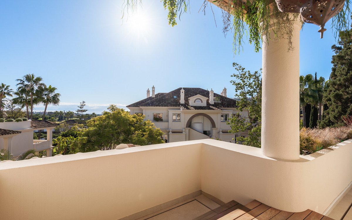 3 Bed Penthouse Duplex in Nueva Andalucía