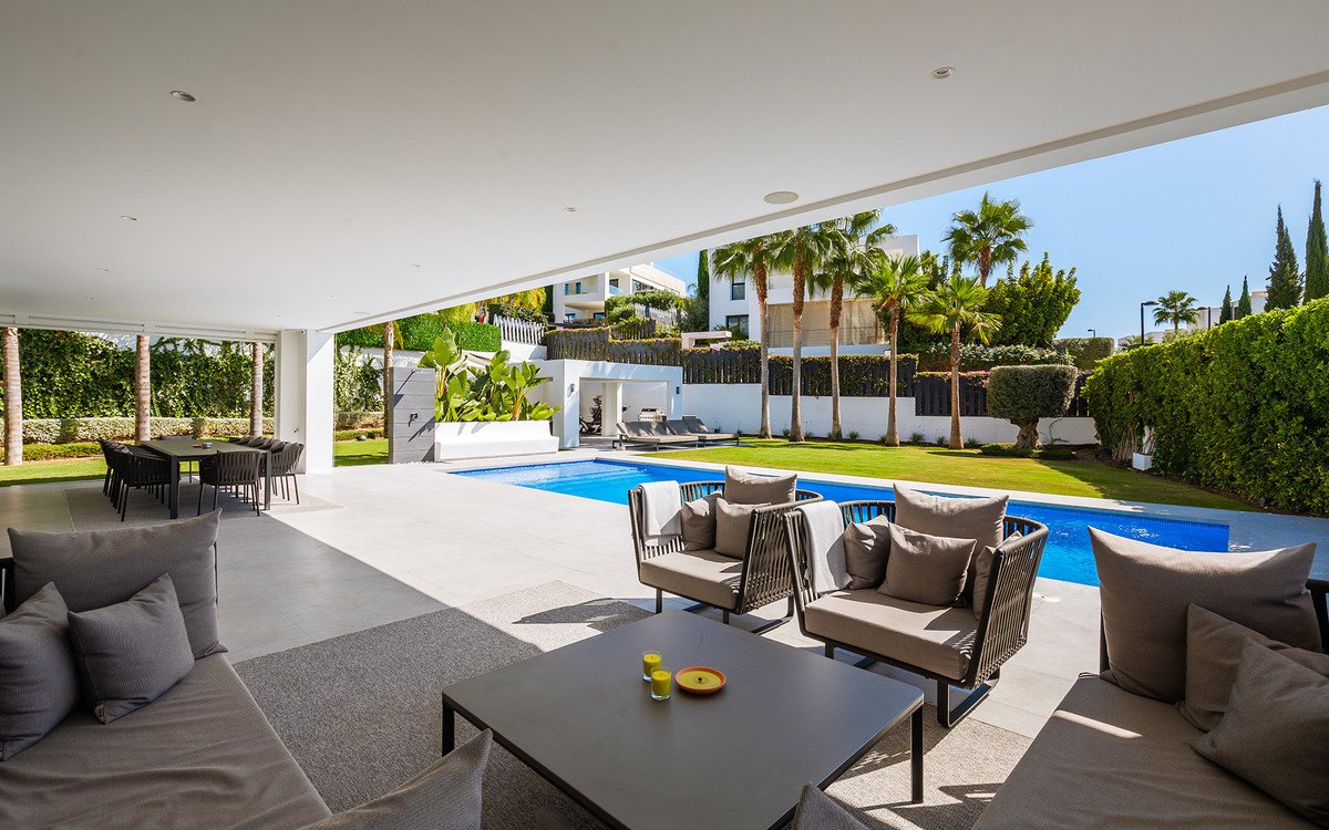 7 Bed Detached Villa in Nueva Andalucía