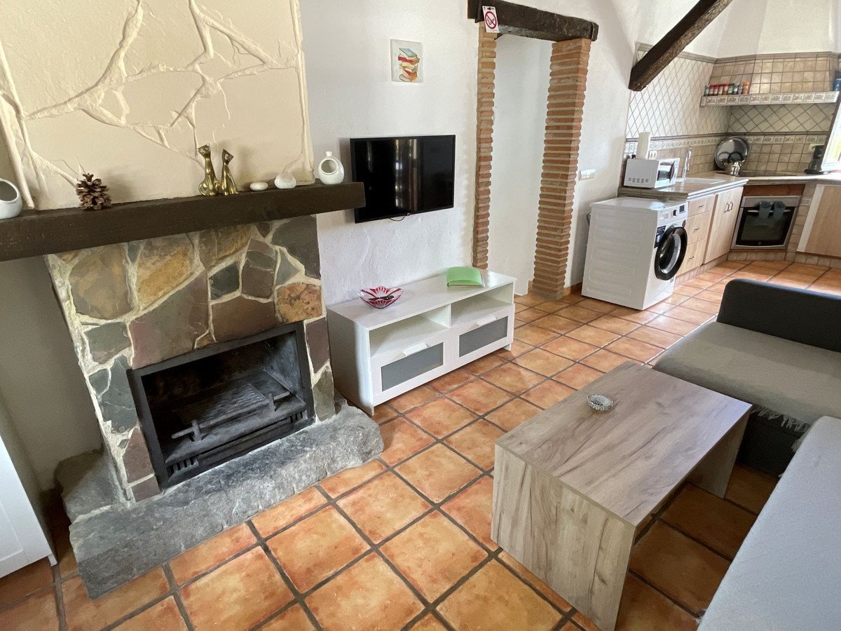 2 Bed Detached Villa in Villanueva De La Concepcion