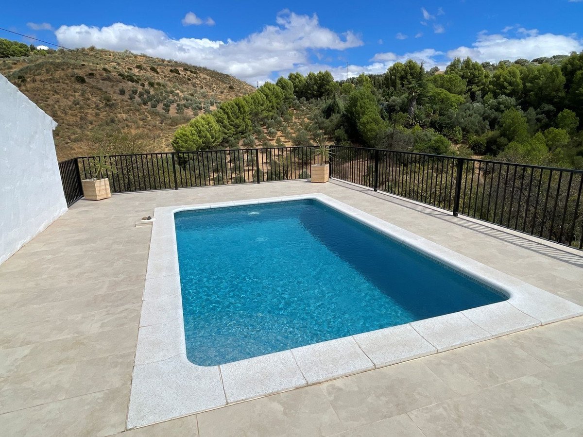 2 Bed Detached Villa in Villanueva De La Concepcion