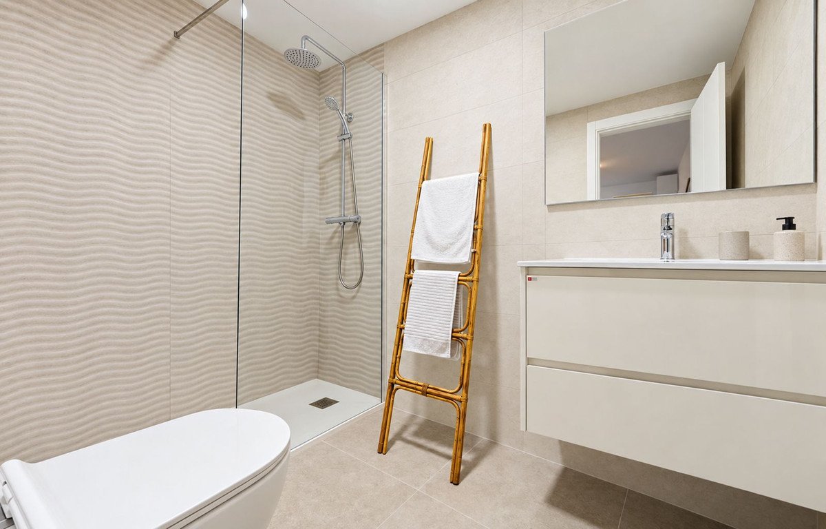2 Bed Ground Floor Apartment in Casares Playa