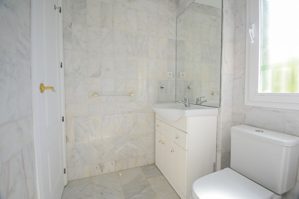 2 Bed Ground Floor Apartment in Riviera del Sol