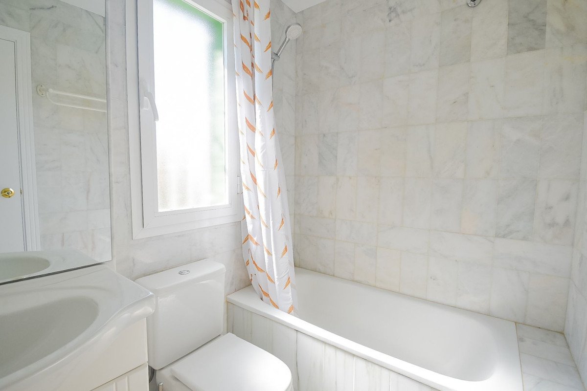2 Bed Ground Floor Apartment in Riviera del Sol