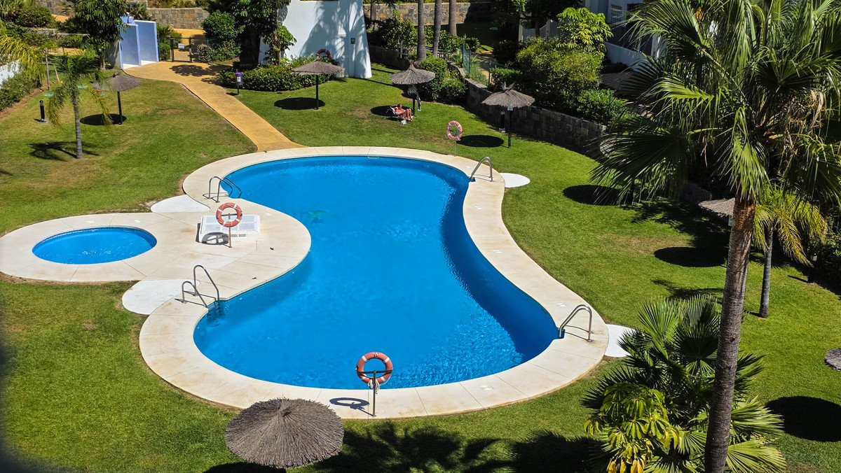 2 Bed Penthouse in San Luis de Sabinillas