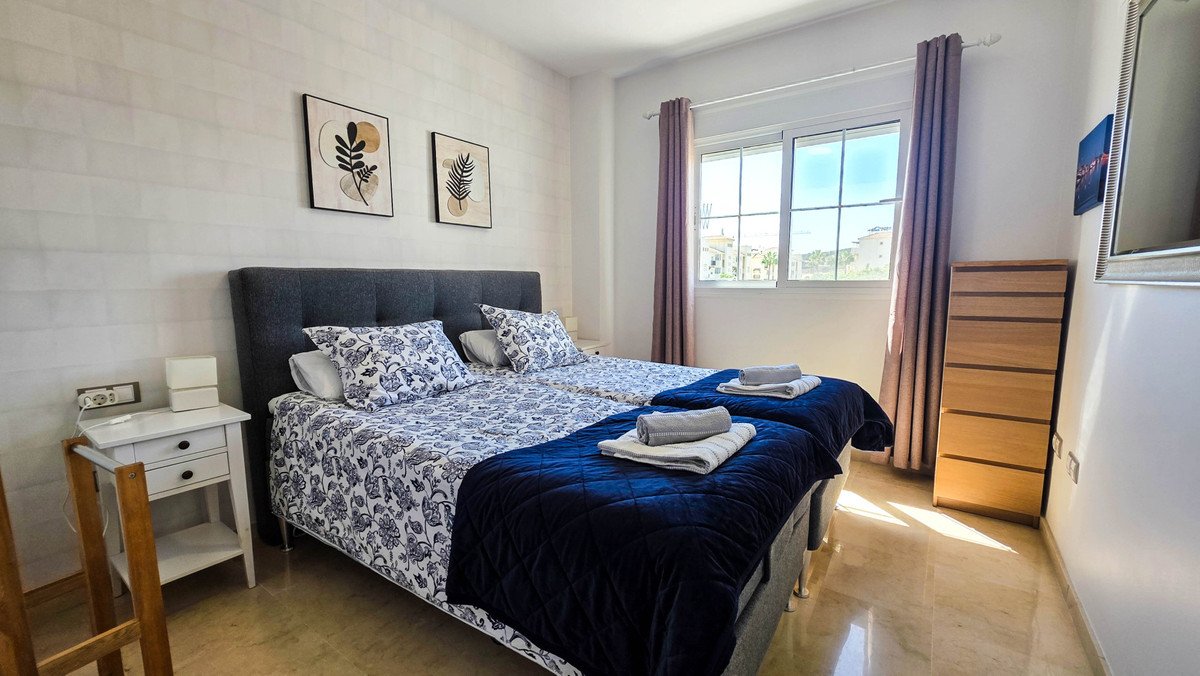 2 Bed Penthouse in San Luis de Sabinillas