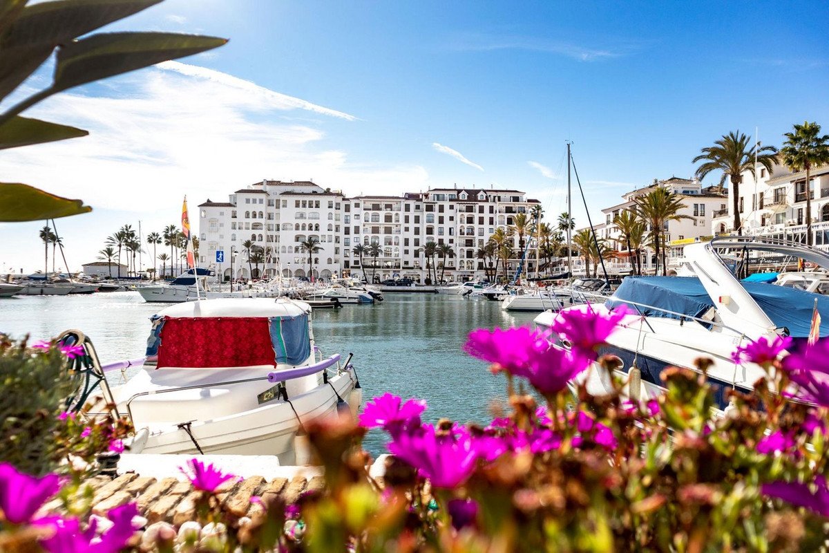 2 Bed Townhouse in La Duquesa
