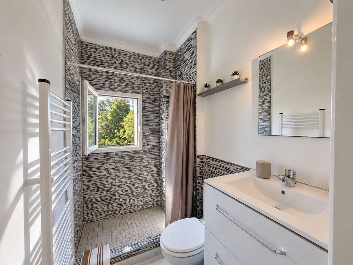 2 Bed Townhouse in La Duquesa