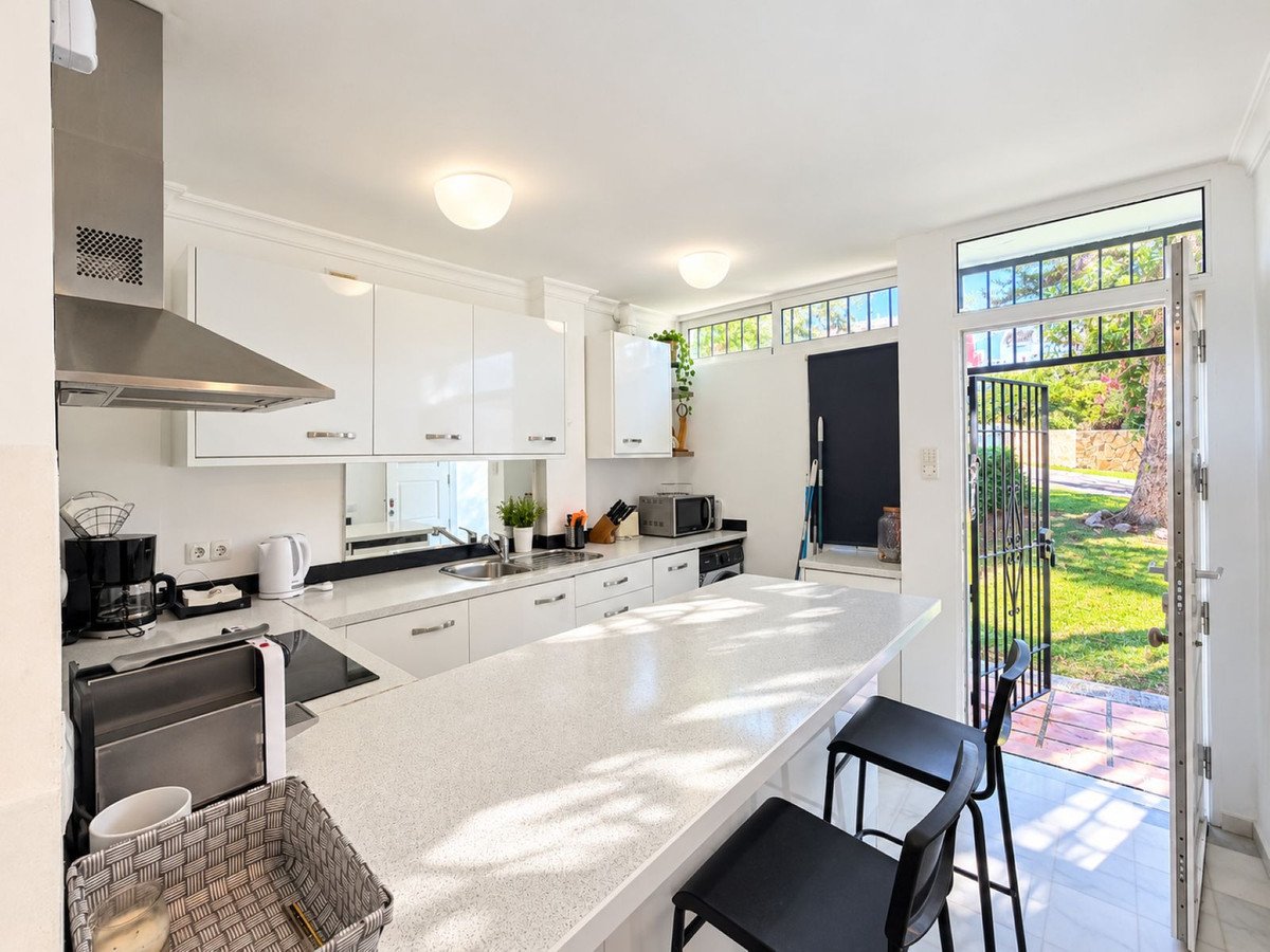 2 Bed Townhouse in La Duquesa
