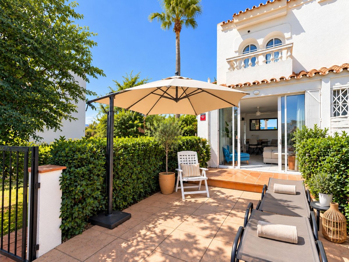 2 Bed Townhouse in La Duquesa
