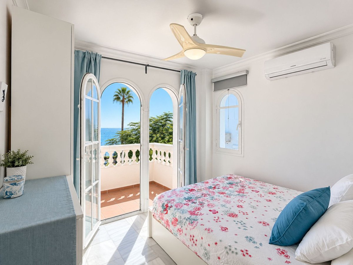 2 Bed Townhouse in La Duquesa