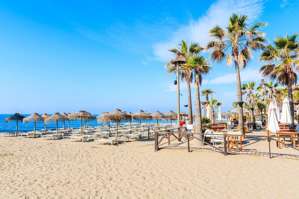 2 Bed Townhouse in La Duquesa
