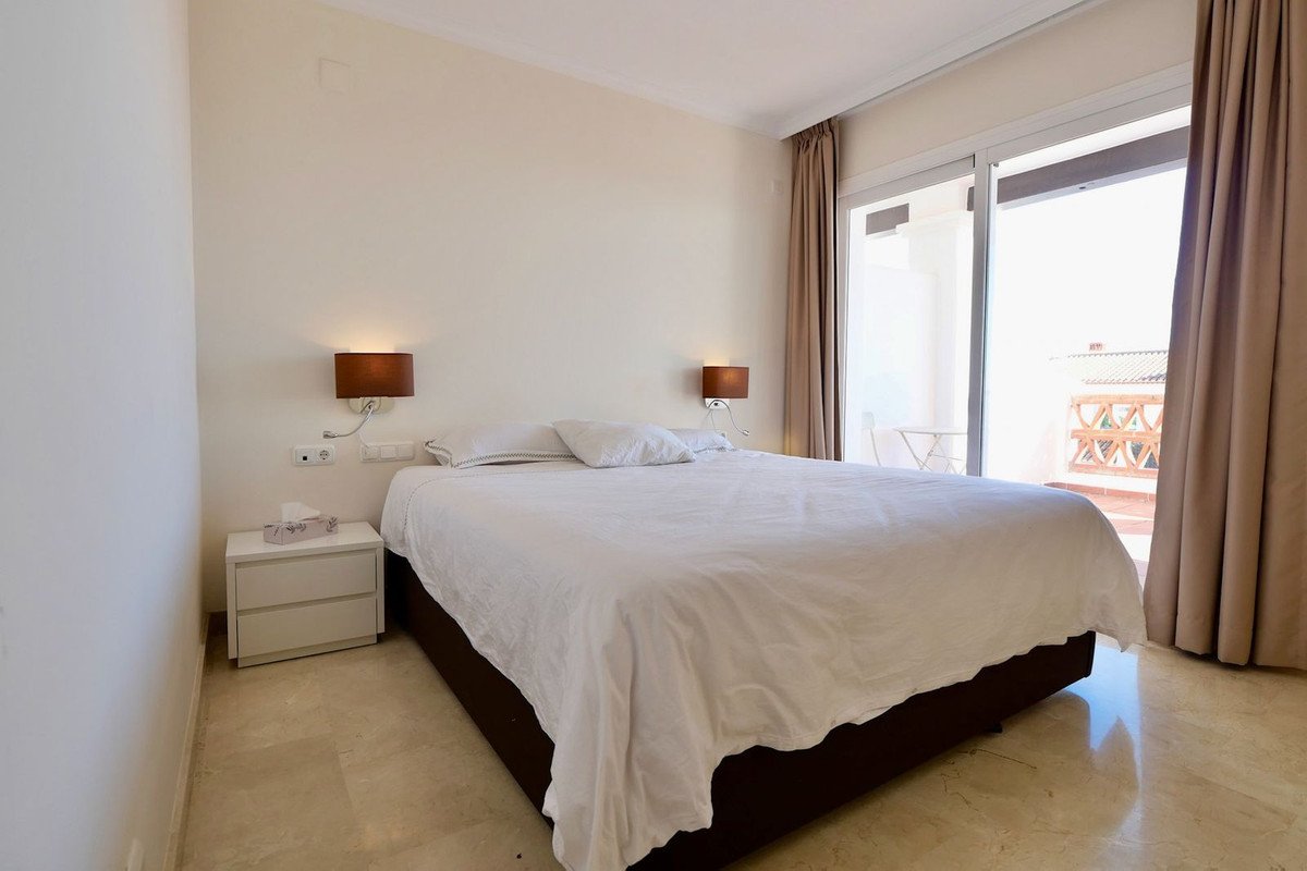 2 Bed Middle Floor Apartment in Calahonda