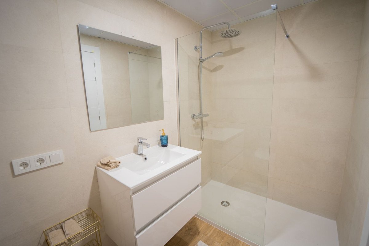 2 Bed Top Floor Apartment in Villajoyosa