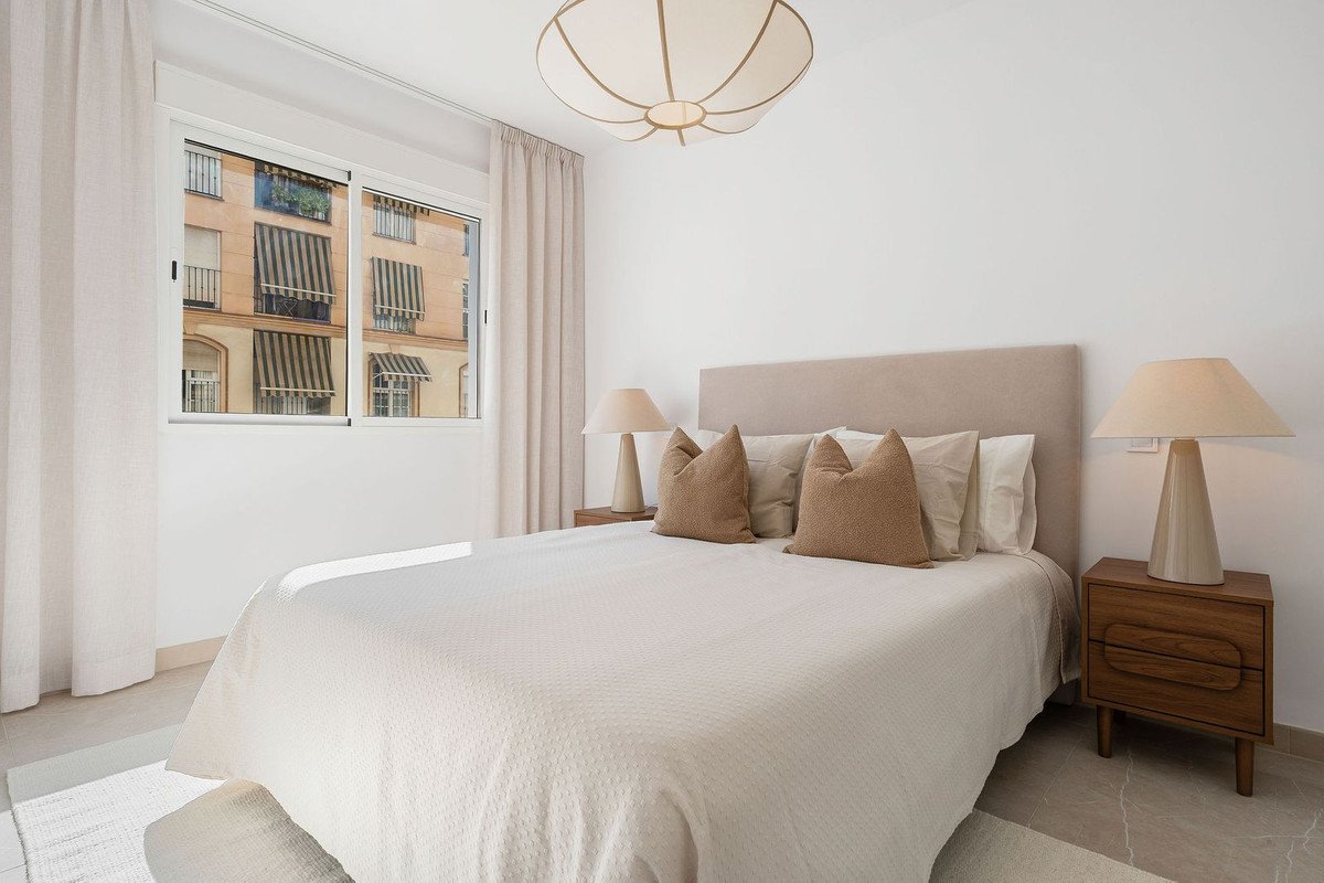 2 Bed Middle Floor Apartment in Málaga Centro