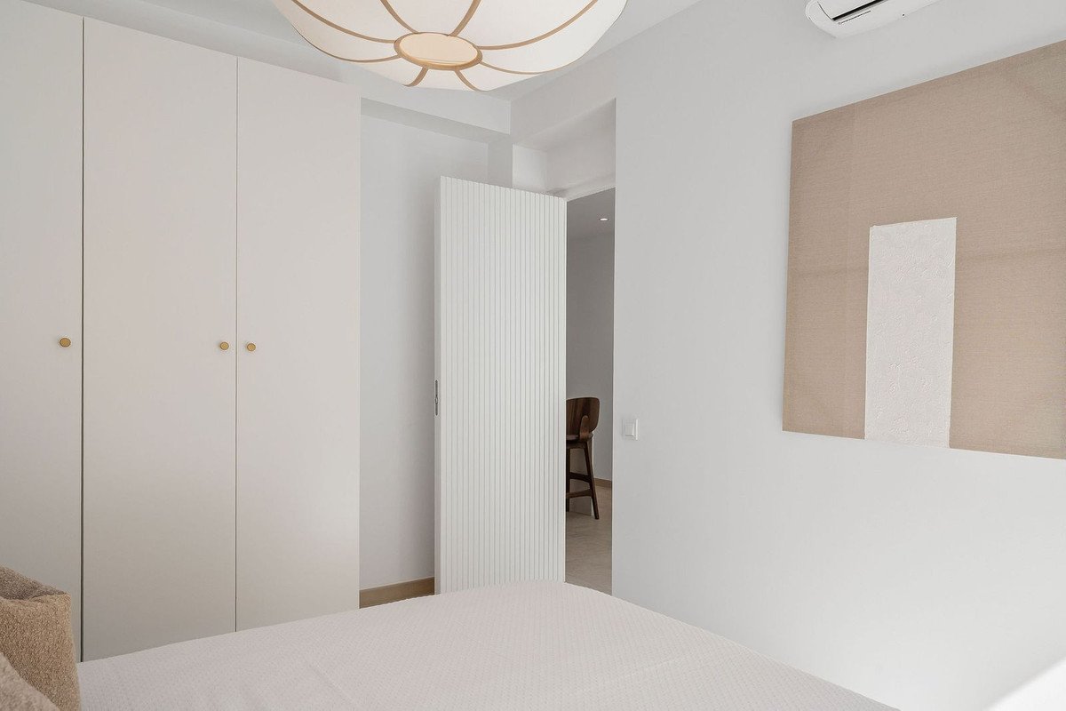 2 Bed Middle Floor Apartment in Málaga Centro