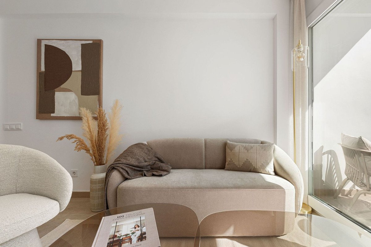 2 Bed Middle Floor Apartment in Málaga Centro