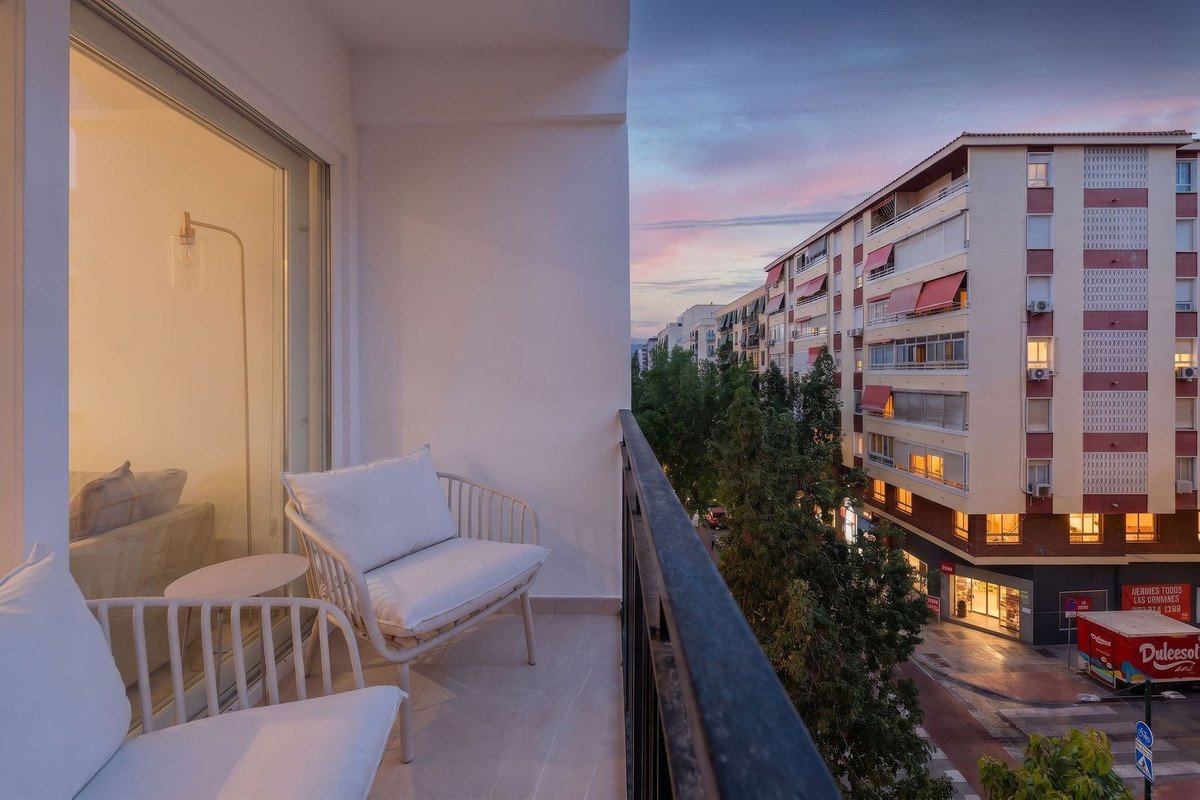 2 Bed Middle Floor Apartment in Málaga Centro