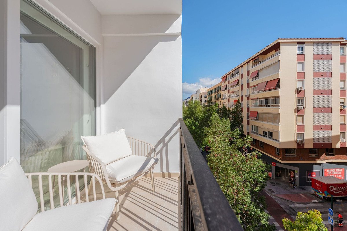 2 Bed Middle Floor Apartment in Málaga Centro