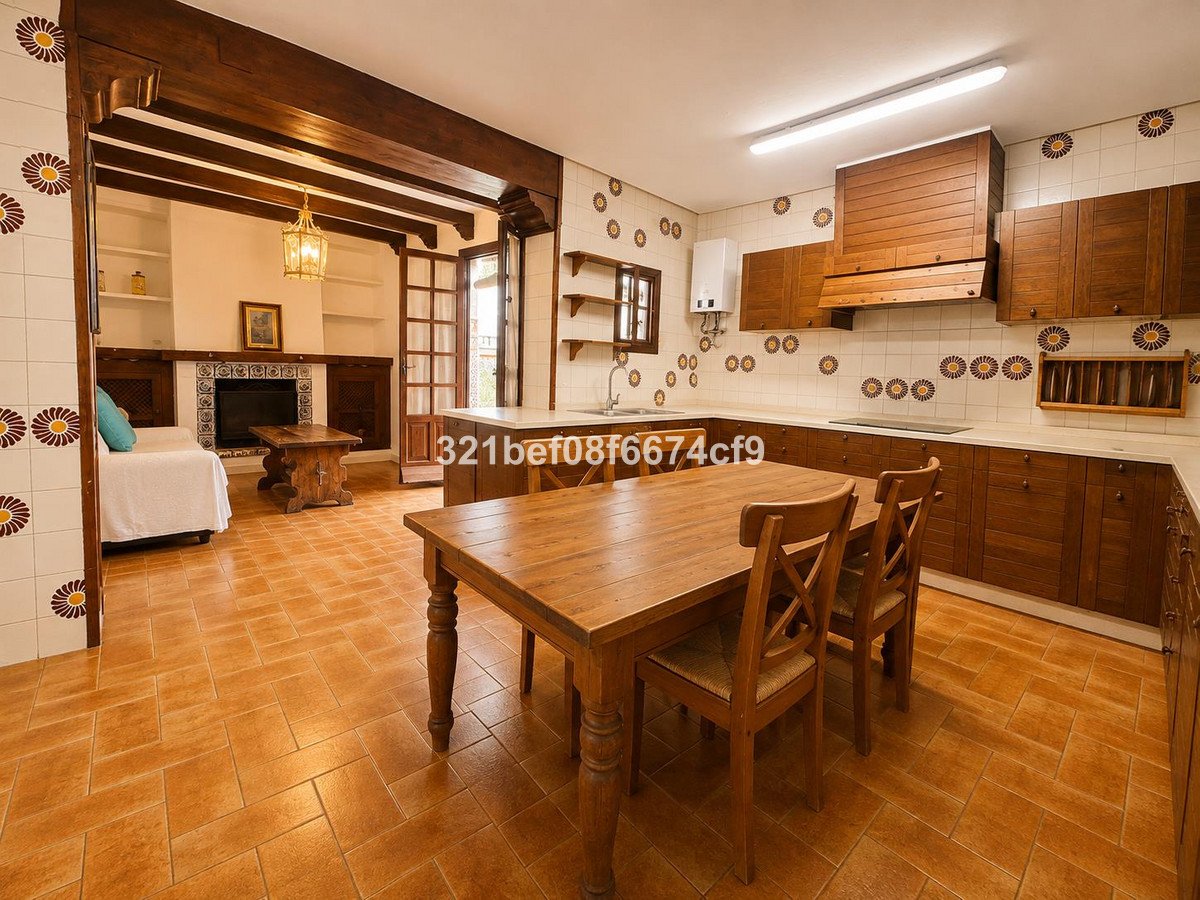 4 Bed Ground Floor Apartment in Málaga