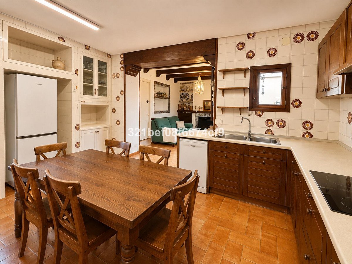 4 Bed Ground Floor Apartment in Málaga