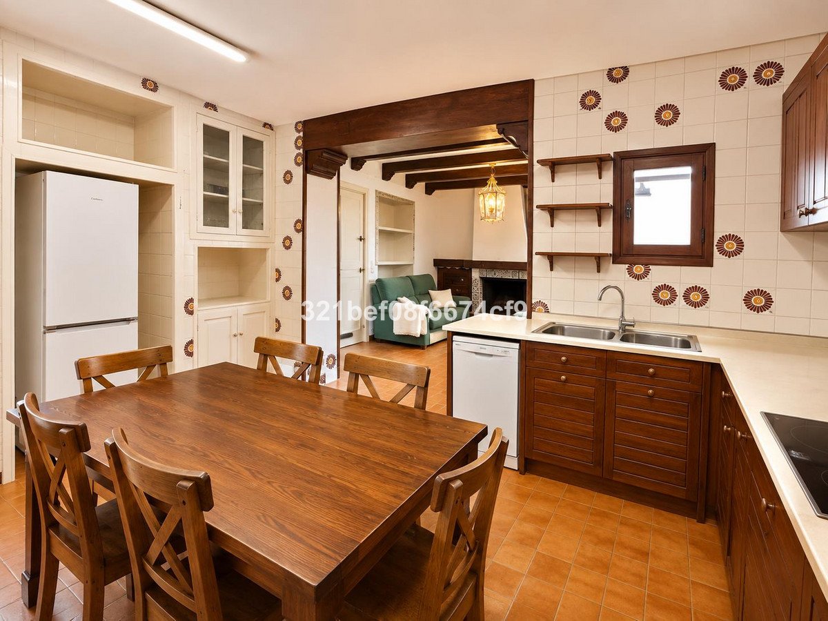 4 Bed Ground Floor Apartment in Málaga