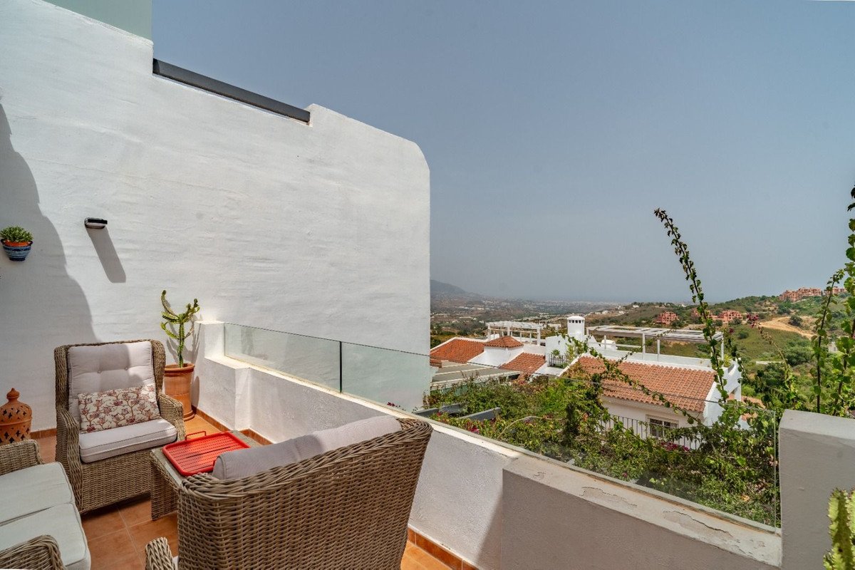 3 Bed Middle Floor Apartment in La Mairena