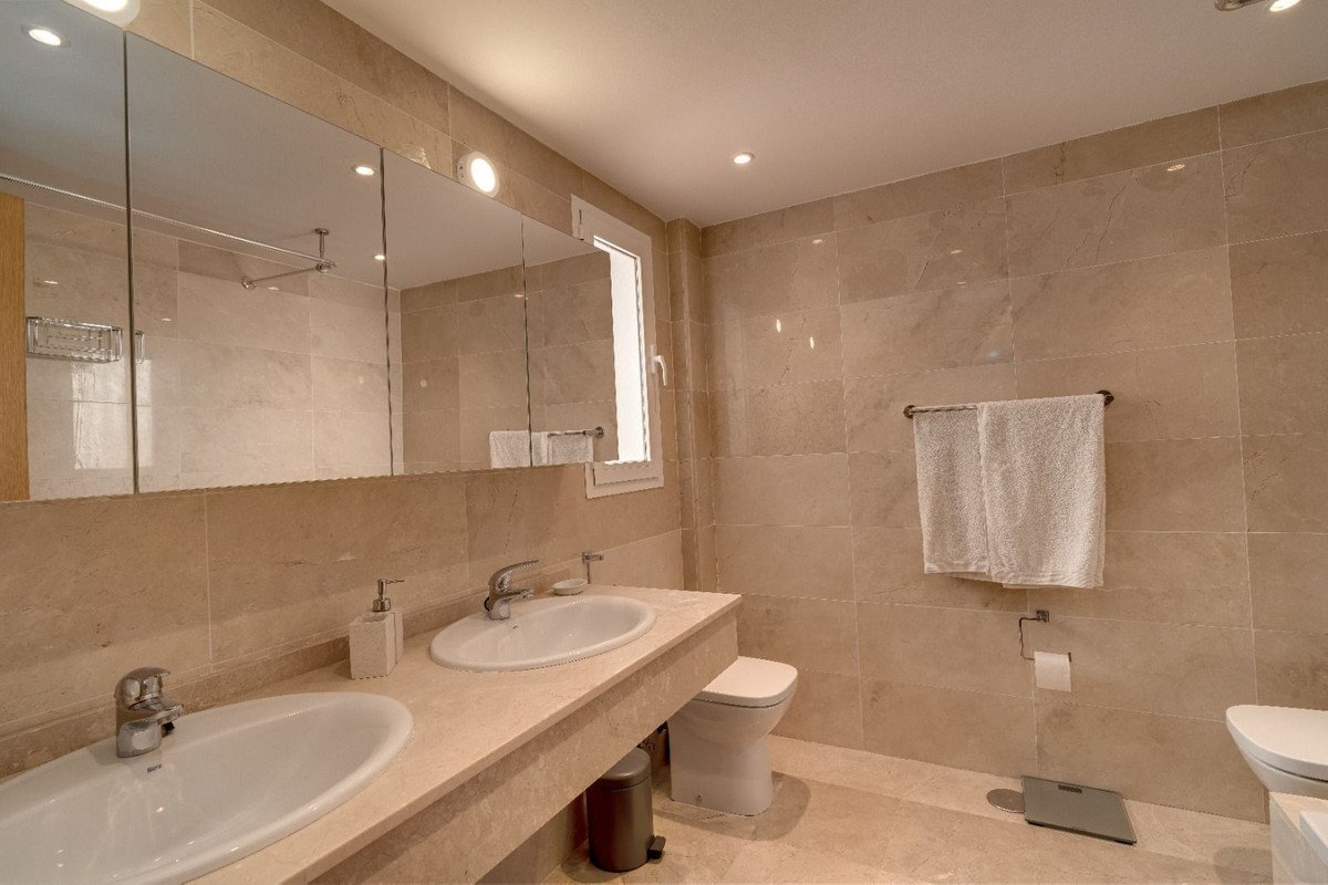 3 Bed Middle Floor Apartment in La Mairena