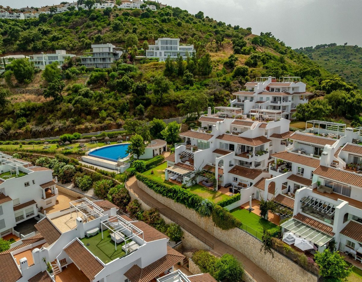 3 Bed Middle Floor Apartment in La Mairena