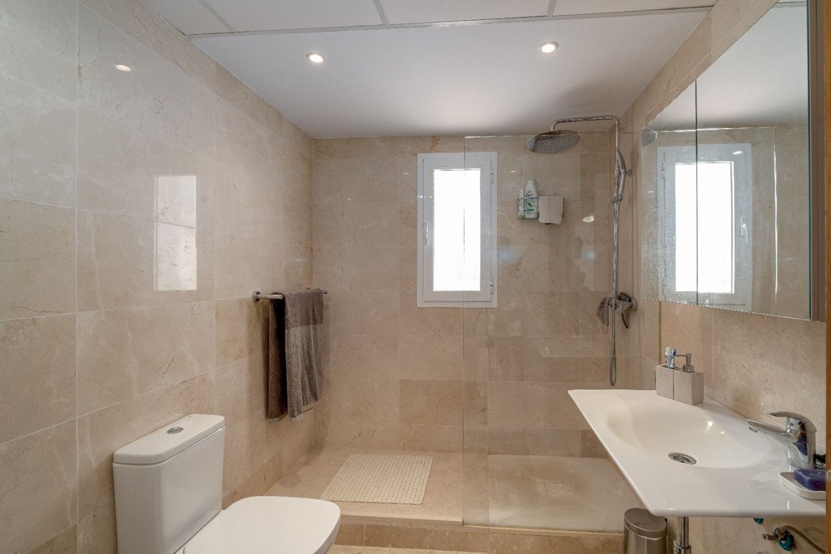 3 Bed Middle Floor Apartment in La Mairena