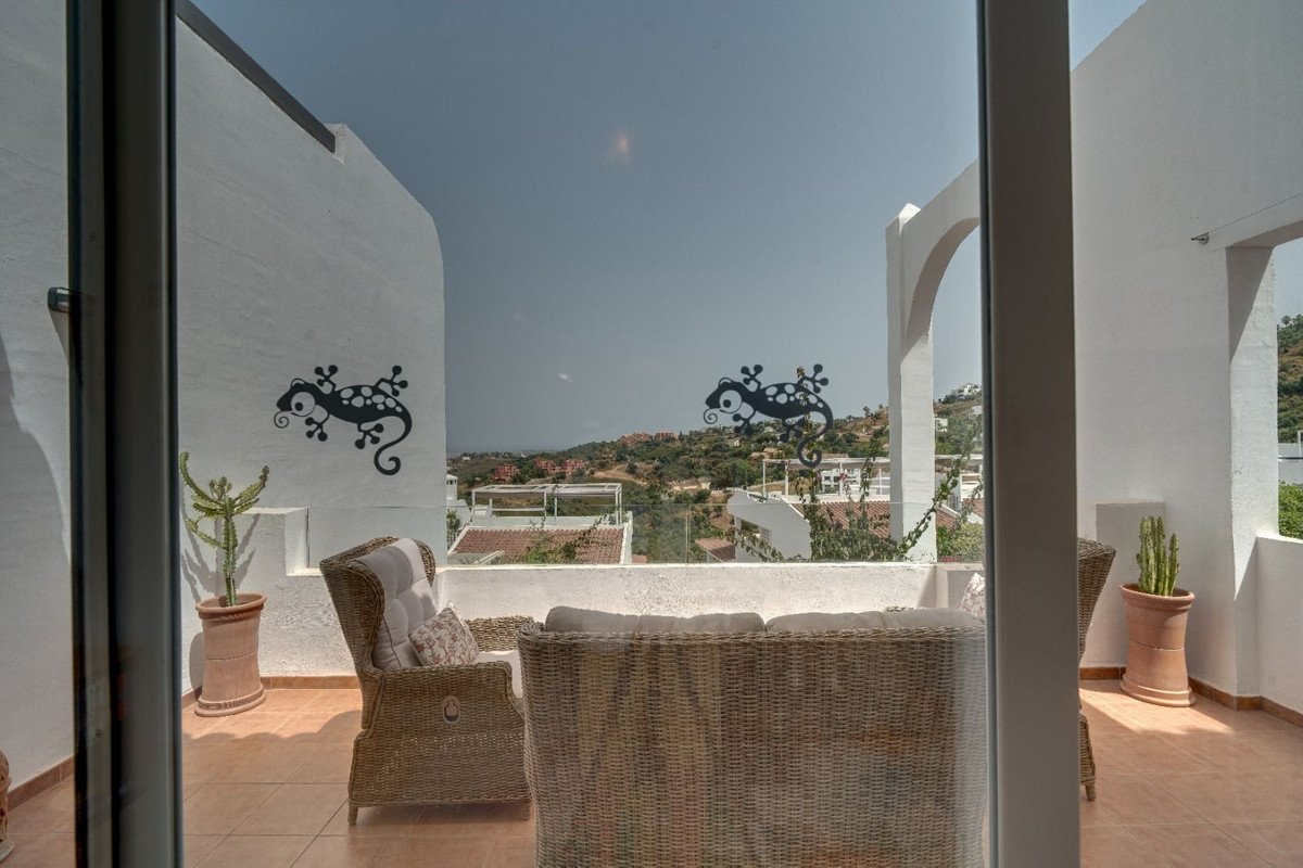 3 Bed Middle Floor Apartment in La Mairena