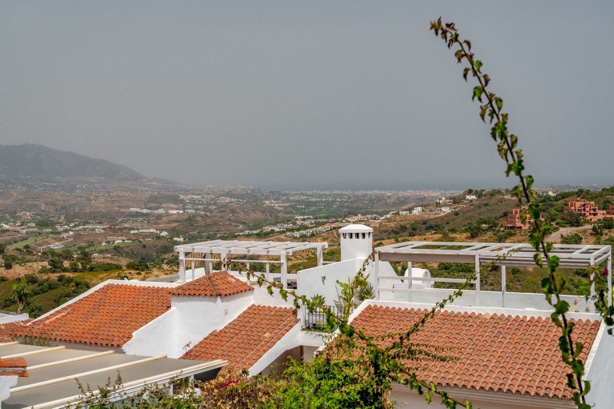 3 Bed Middle Floor Apartment in La Mairena