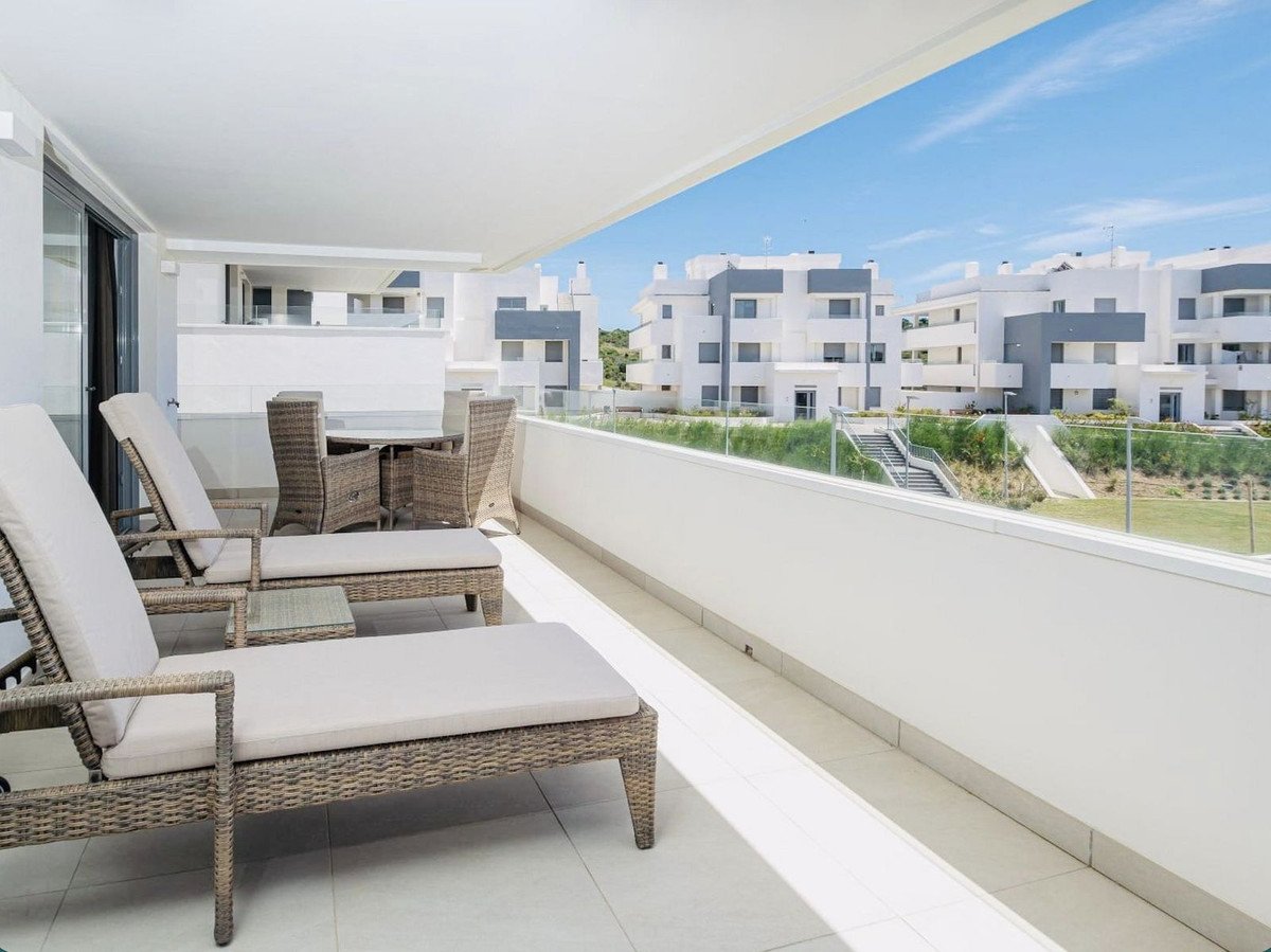 3 Bed Middle Floor Apartment in Estepona
