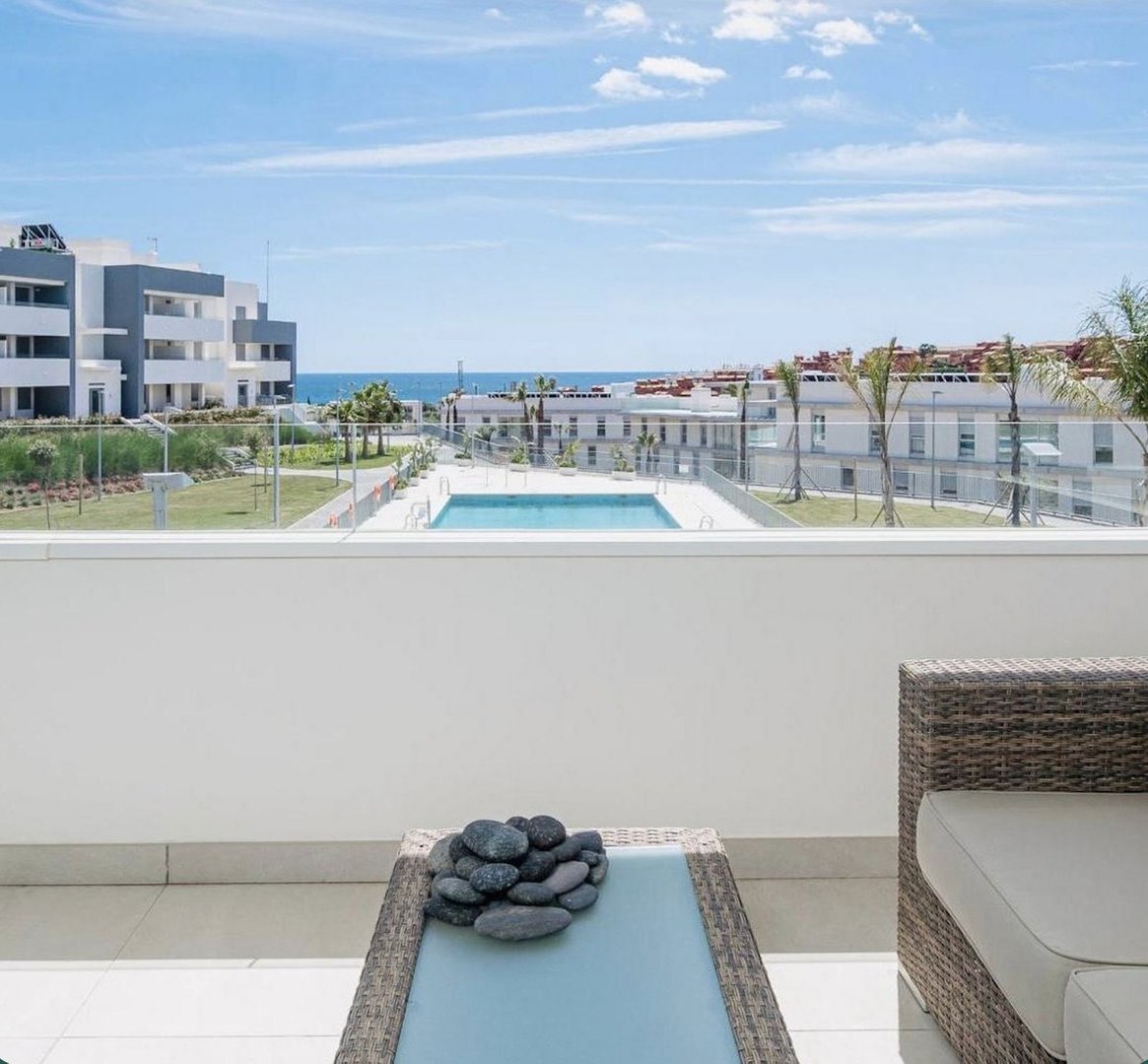 3 Bed Middle Floor Apartment in Estepona