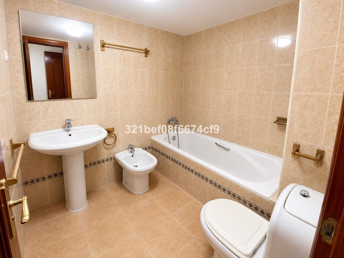 4 Bed Ground Floor Apartment in Teatinos