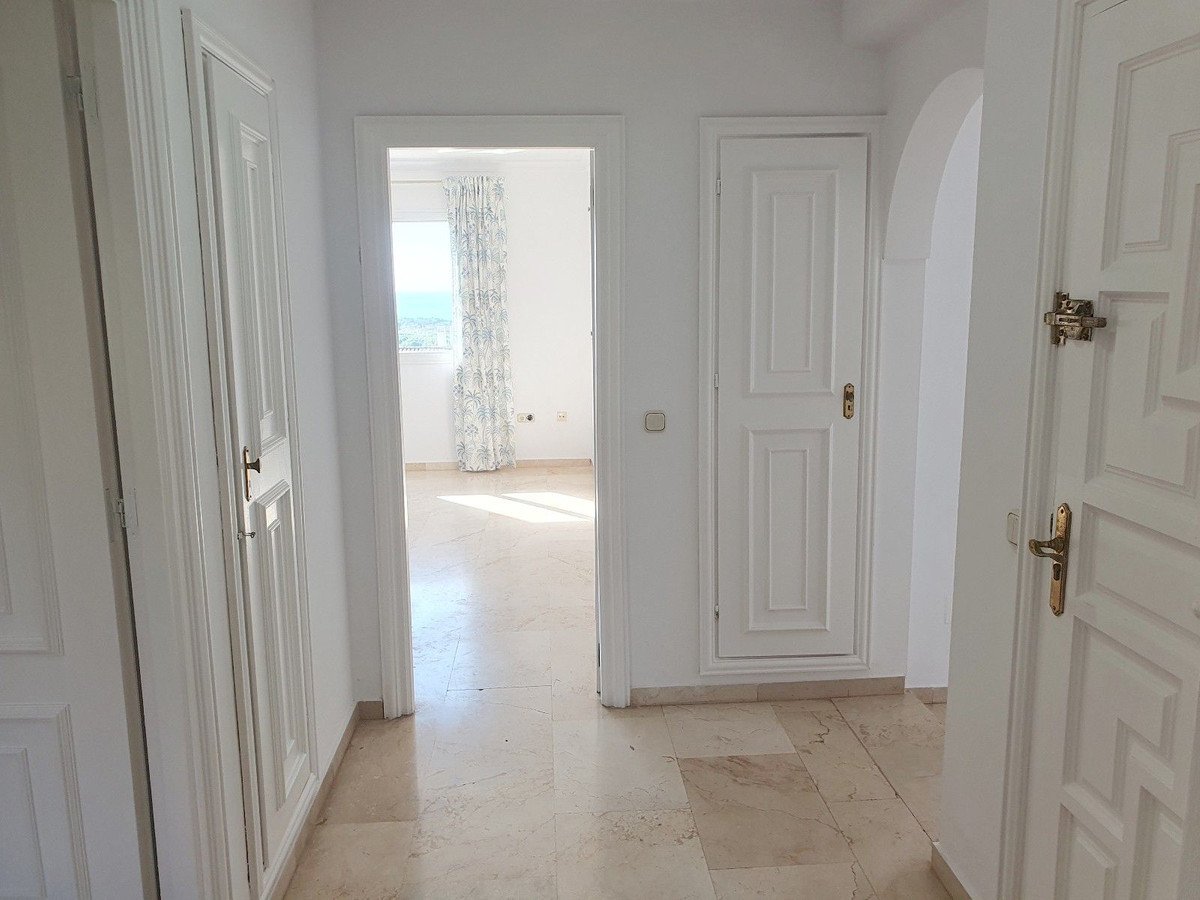2 Bed Penthouse in El Paraiso