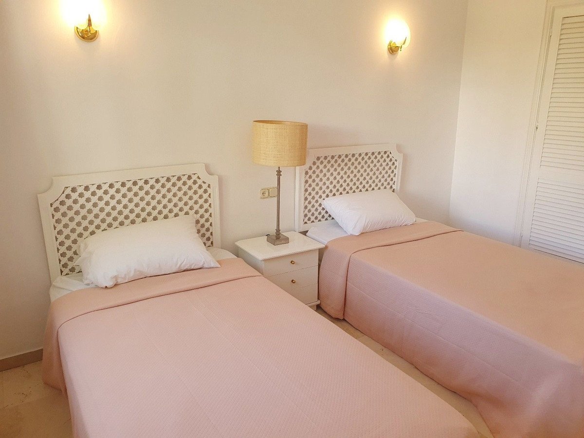 2 Bed Penthouse in El Paraiso