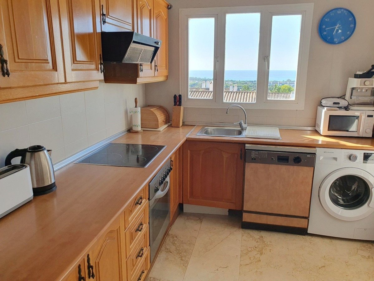 2 Bed Penthouse in El Paraiso