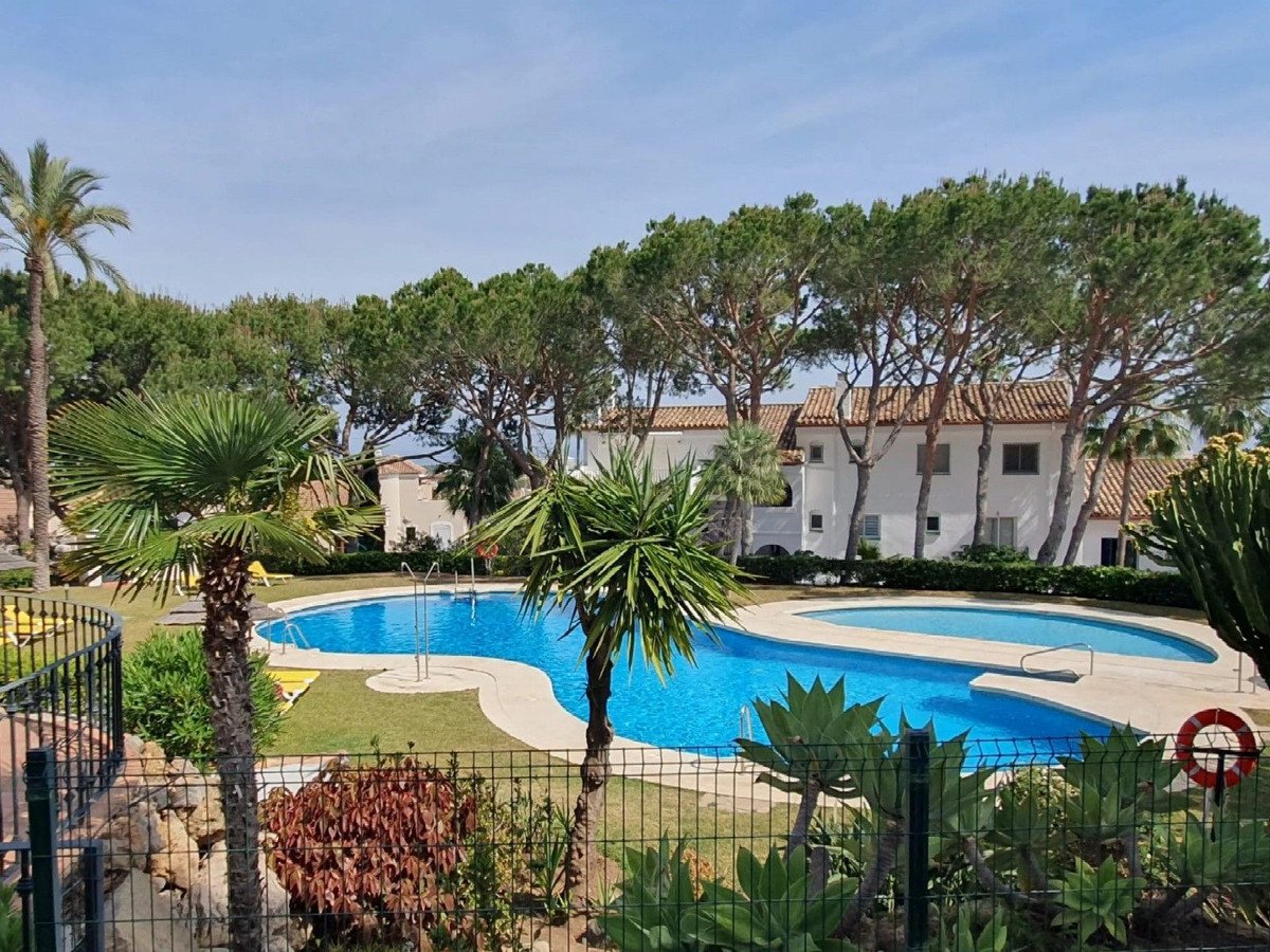 2 Bed Penthouse in El Paraiso