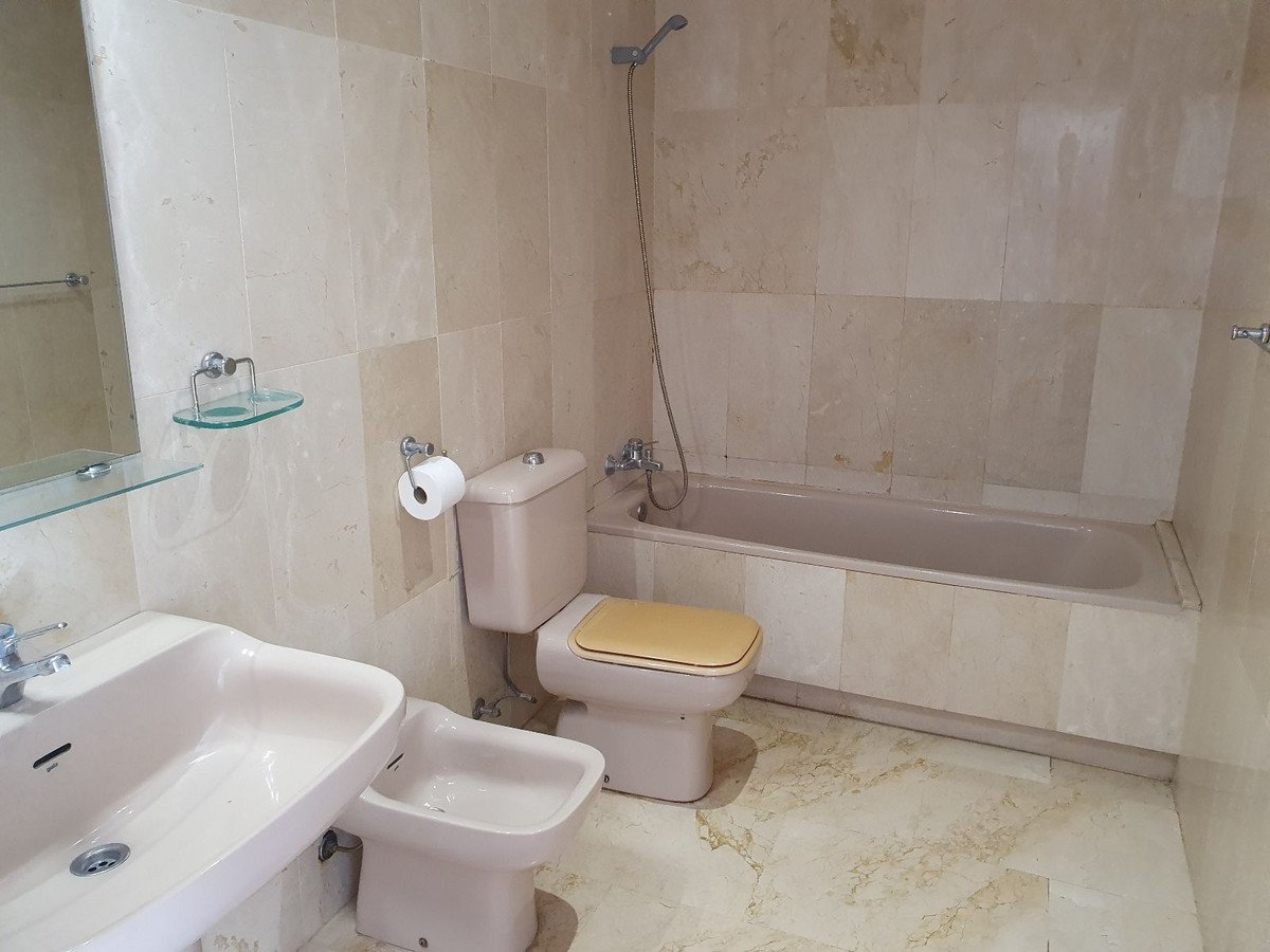 2 Bed Penthouse in El Paraiso