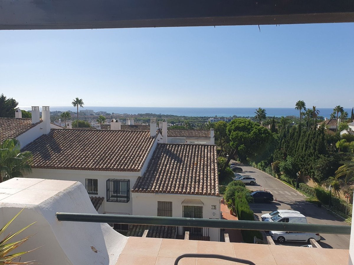 2 Bed Penthouse in El Paraiso