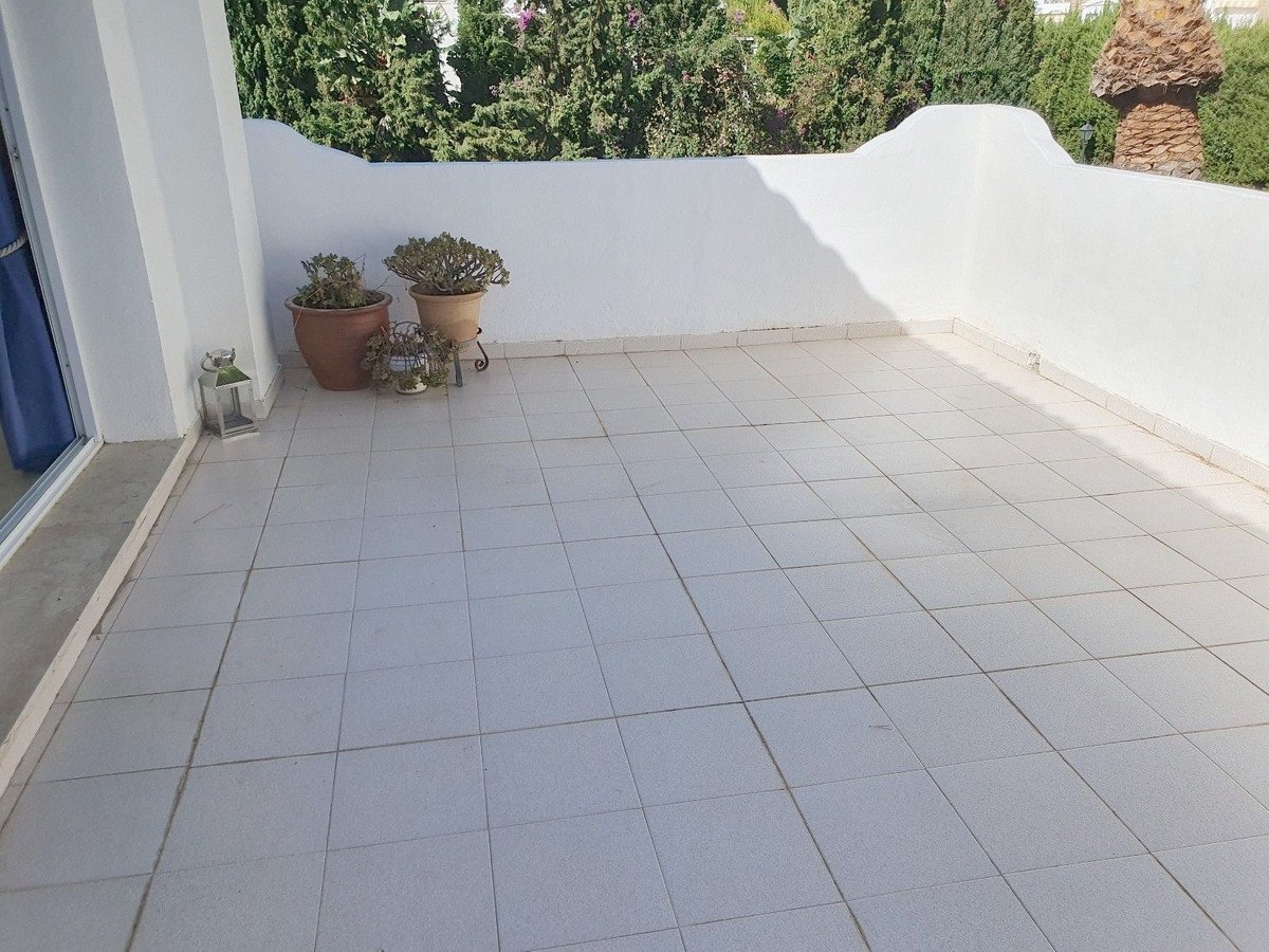 2 Bed Penthouse in El Paraiso