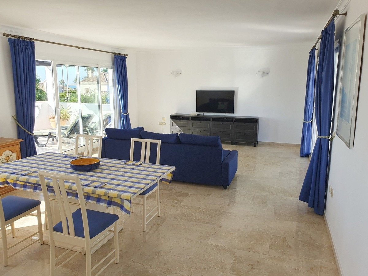 2 Bed Penthouse in El Paraiso