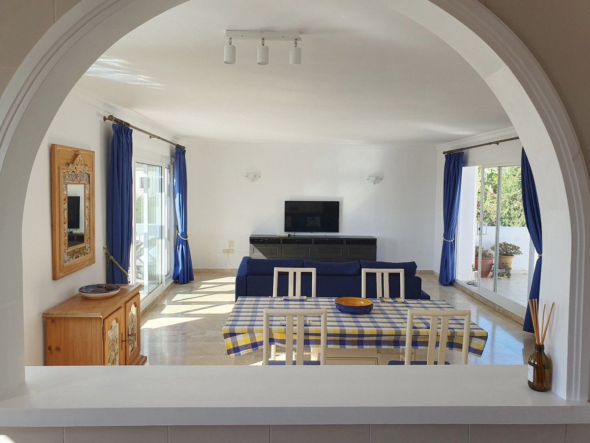 2 Bed Penthouse in El Paraiso