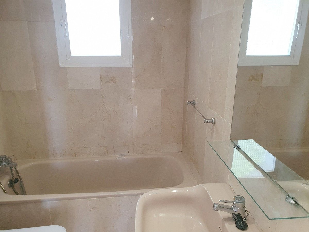 2 Bed Penthouse in El Paraiso