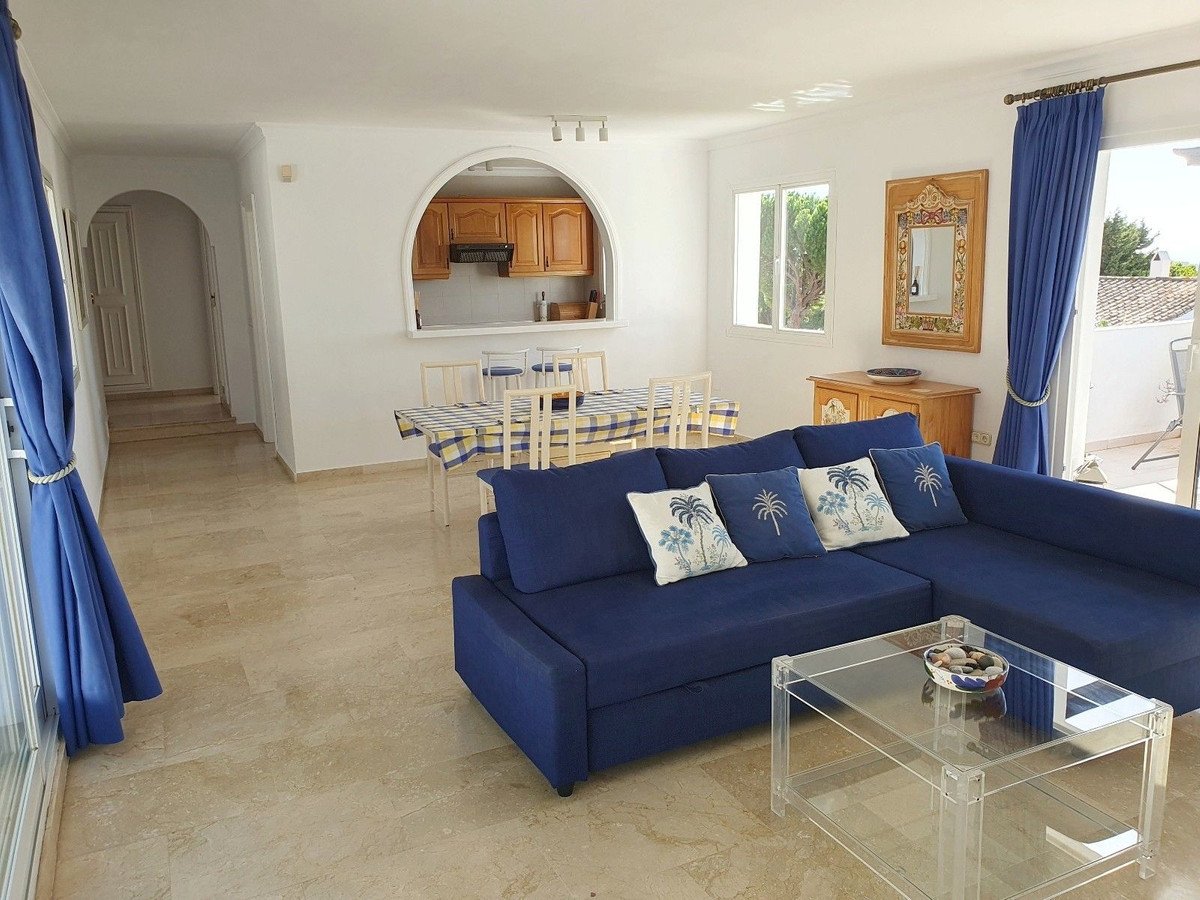 2 Bed Penthouse in El Paraiso
