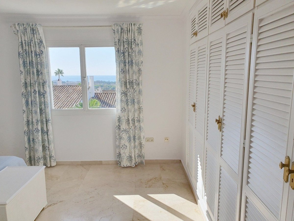 2 Bed Penthouse in El Paraiso